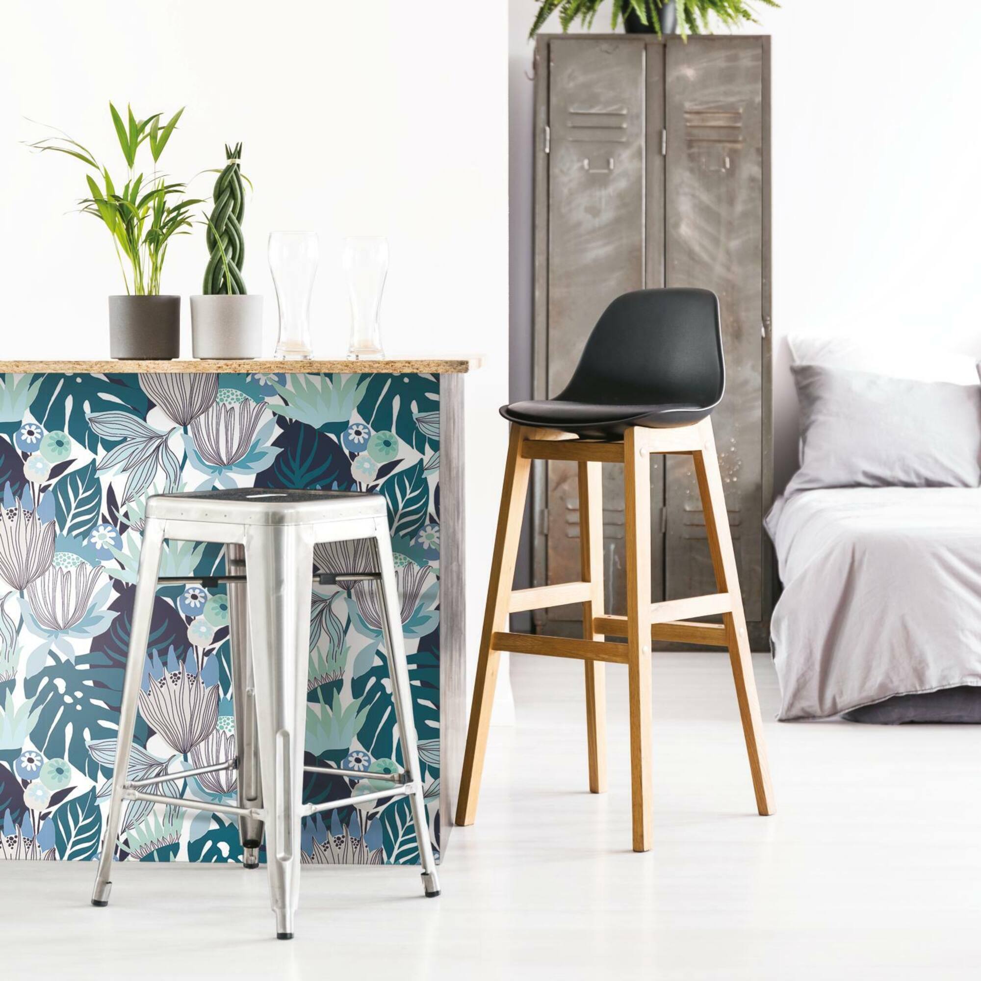 RoomMates Retro Tropical Leaves Peel & Stick Wallpaper